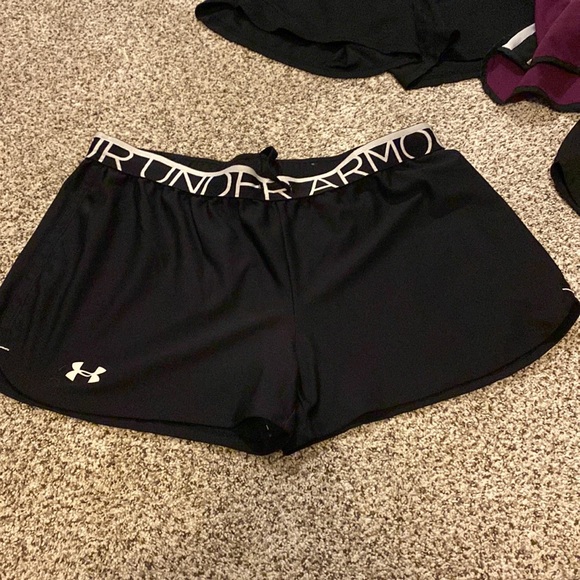 Women’s size large athletic shorts lot - Nike, under Armour, Old Navy - Picture 2 of 6